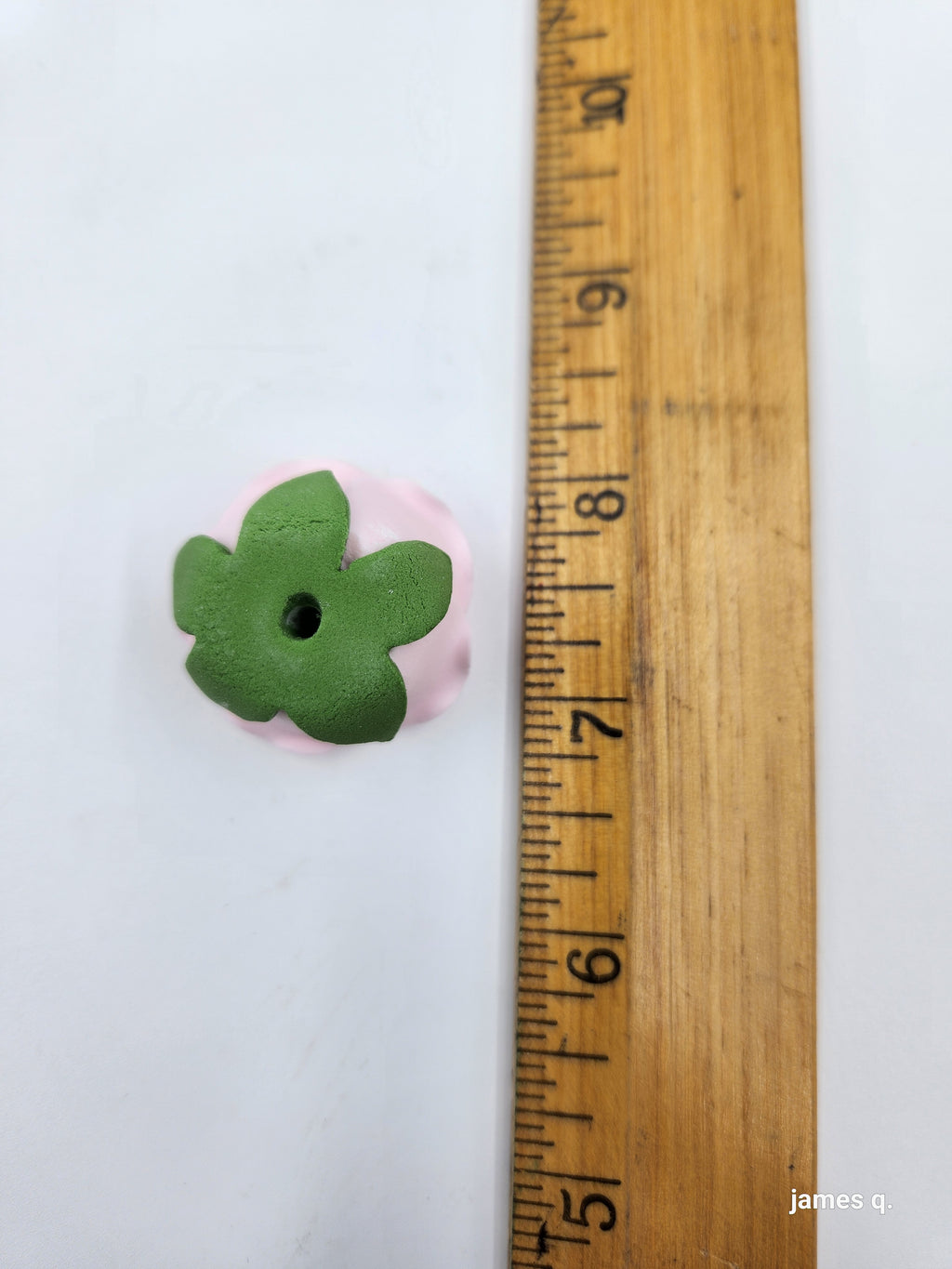 Gumpaste Rose with Leaves 8pc. 1" Small Pink  (146)