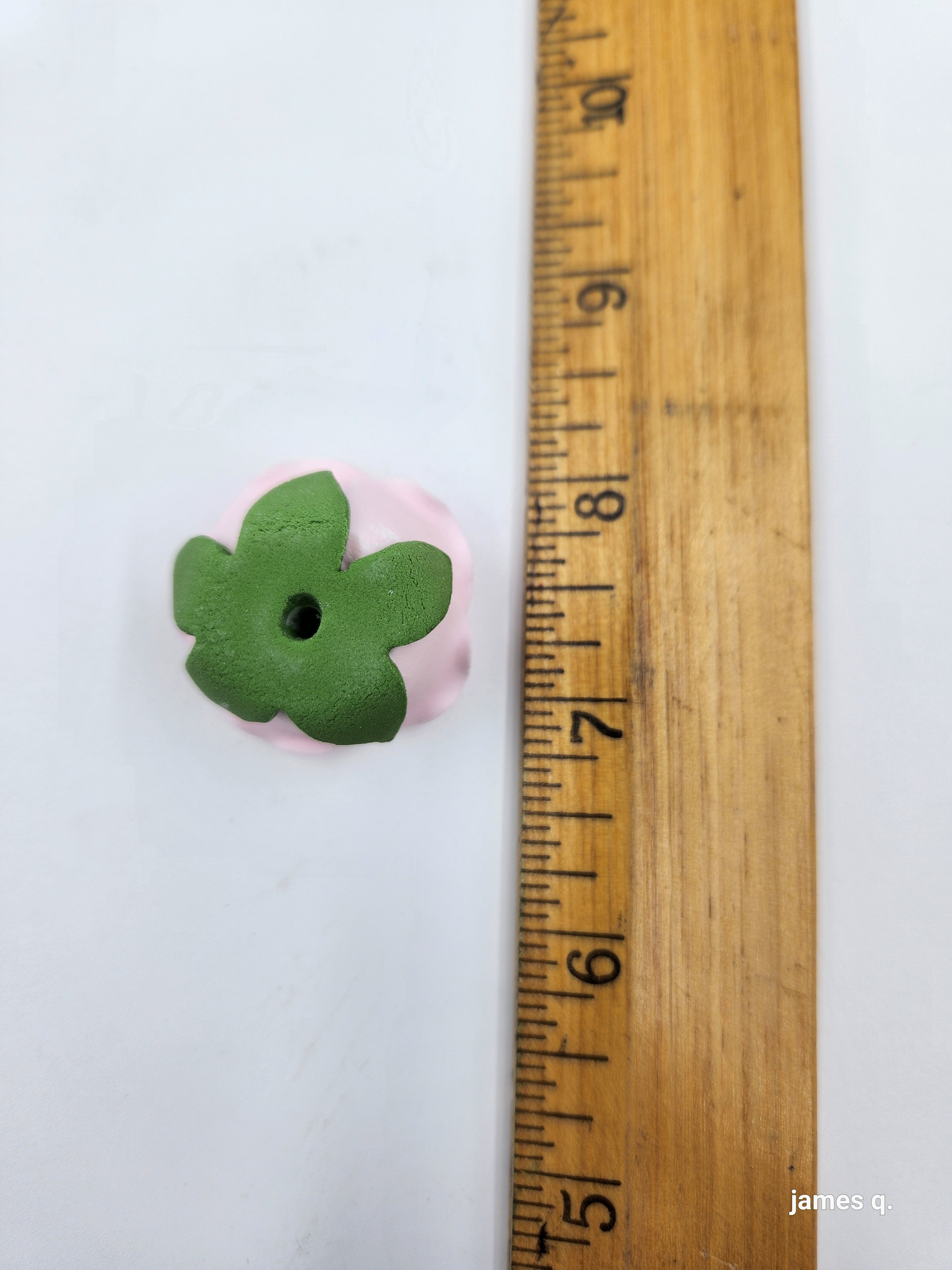 Gumpaste Rose with Leaves 8pc. 1" Small Pink  (146)