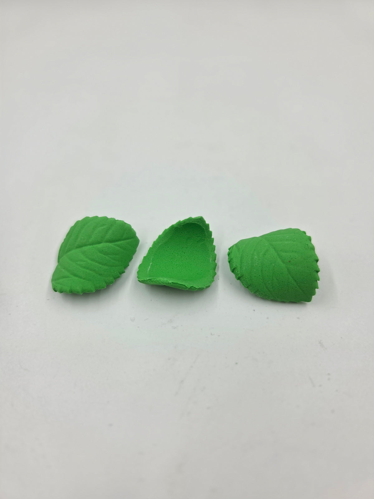 Wilton Icing Decorations Leaves 12pc. Green
